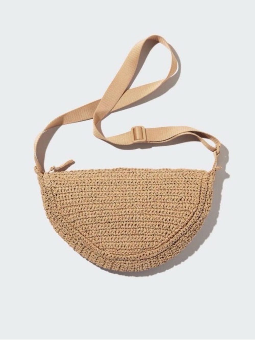 Uniqlo Crescent Bag - tan woven straw